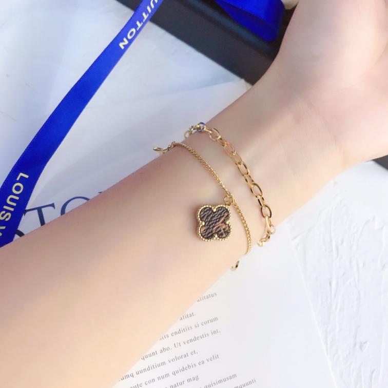 L042 LV Louis vuitton Monogram bracelet