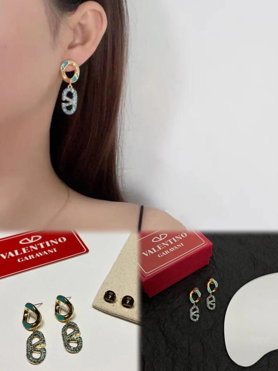 A1813/A1814 Valentino earrings