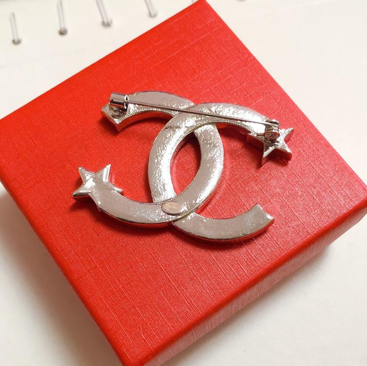 Chanel brooch CC 113976