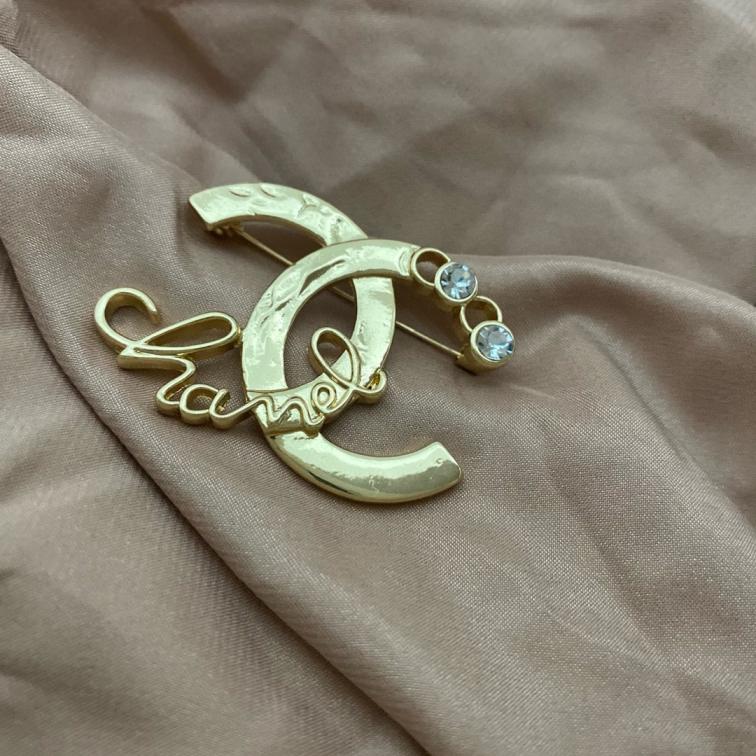 Chanel cc brooch 114120
