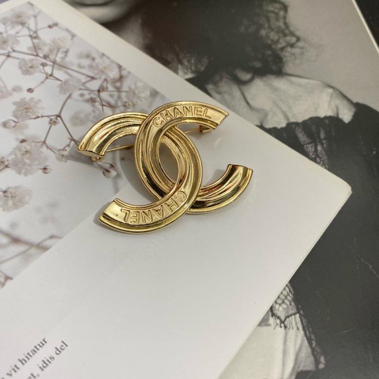 Chanel cc brooch 114119