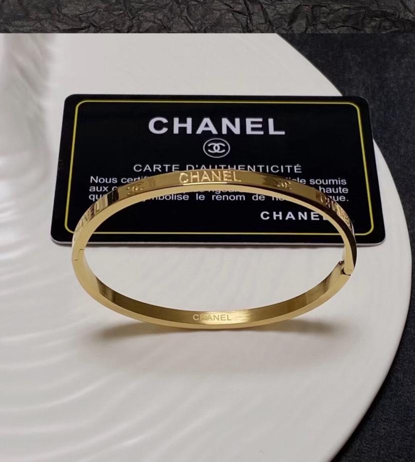 Chanel Gold titanium steel unfading bracelet 114116