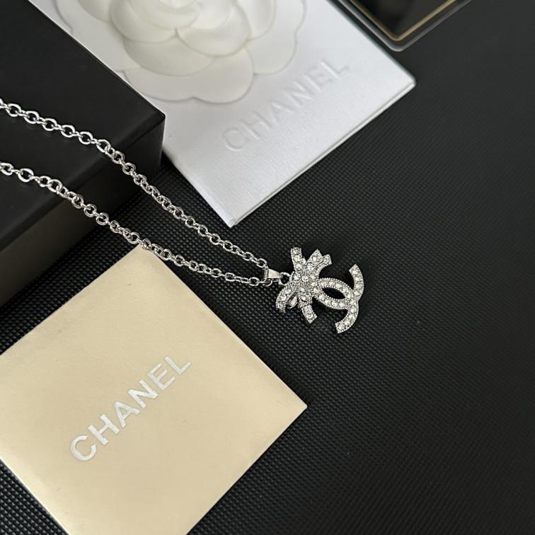 B108  Chanel necklace