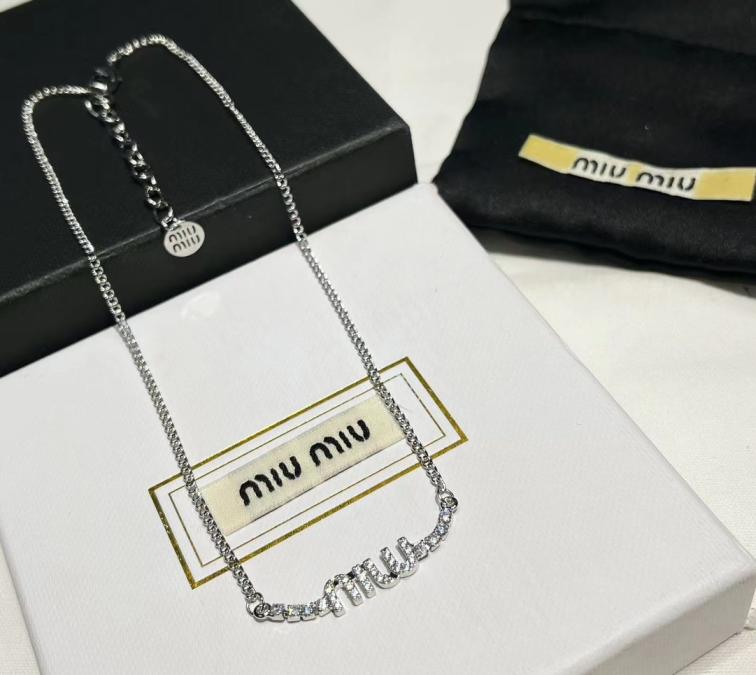 B795  MIUMIU necklace