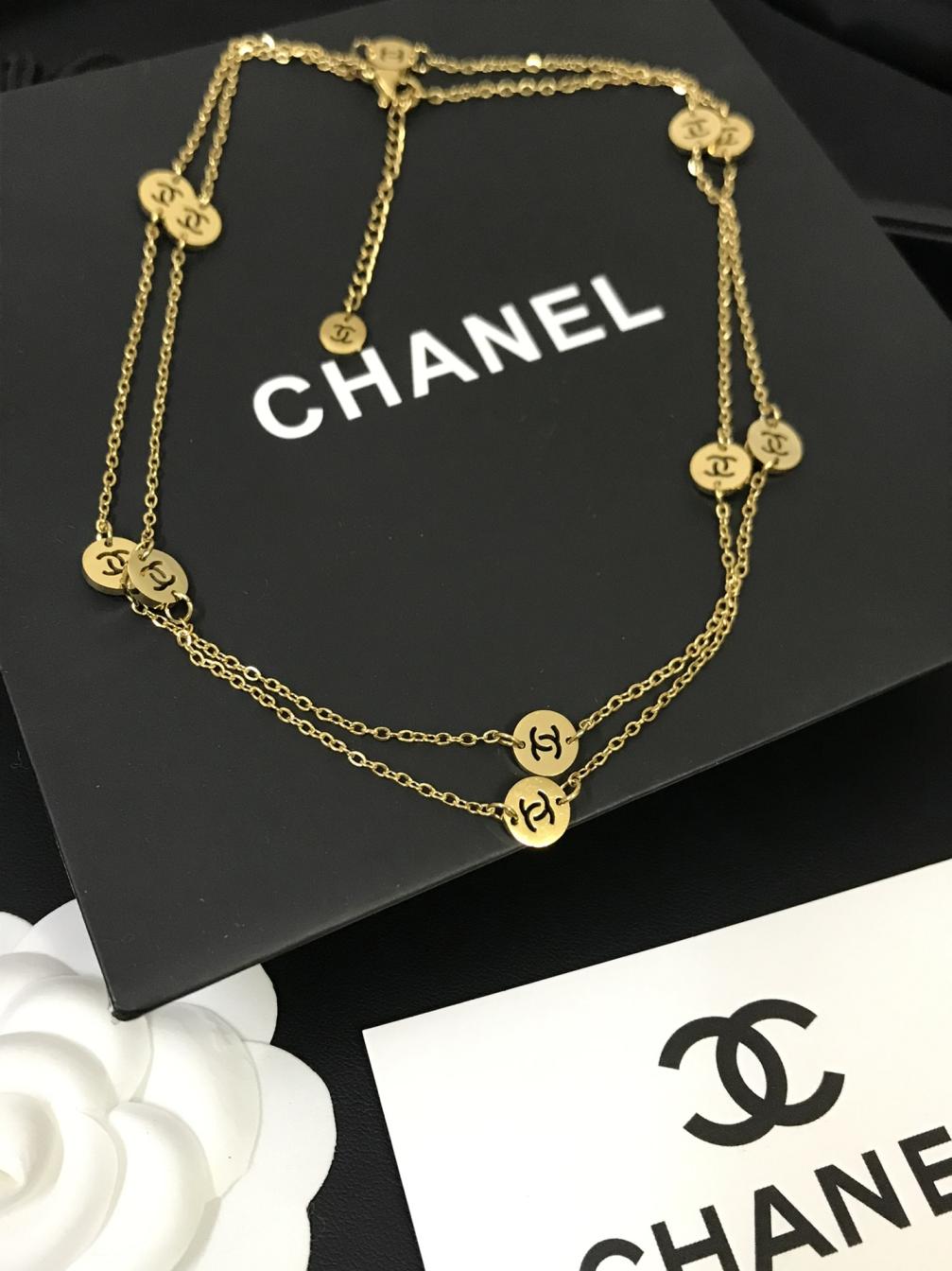 X592 Chanel long necklace