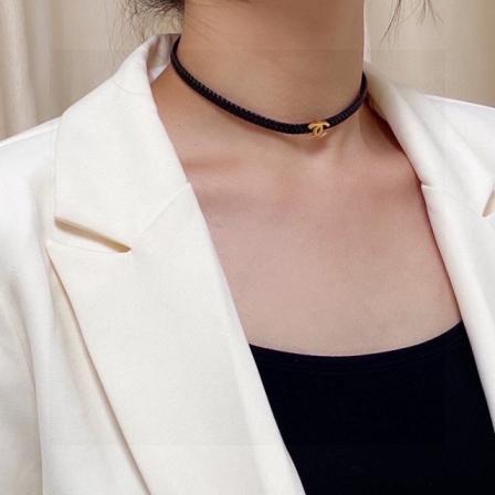 X593 Chanel leather choker necklace