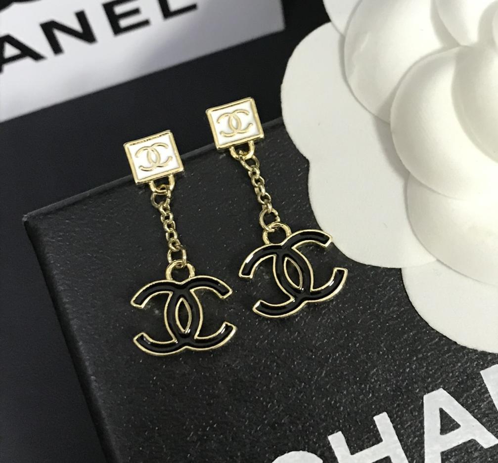 A987 Chanel earrings