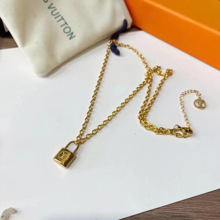 LV Louis vuitton necklace