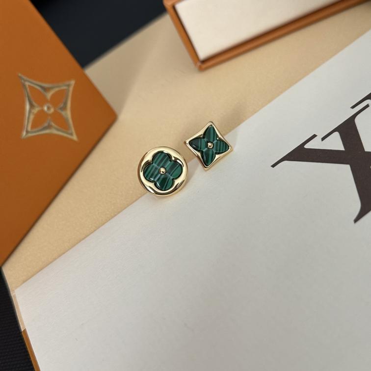 A1325 LV Green earrings
