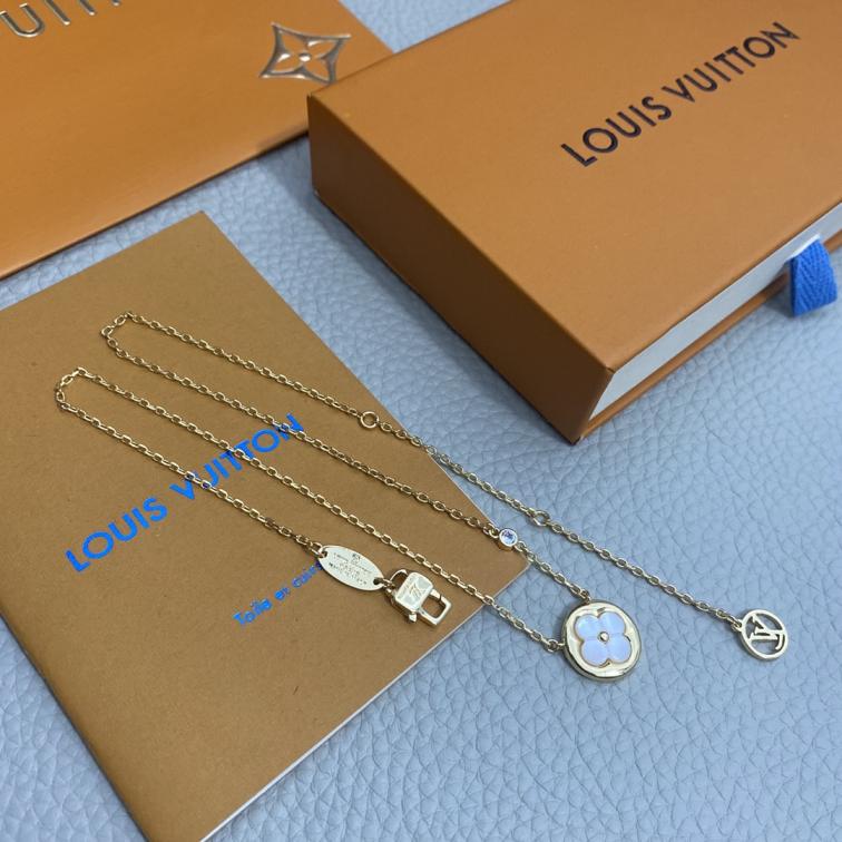 B601 LV Necklace