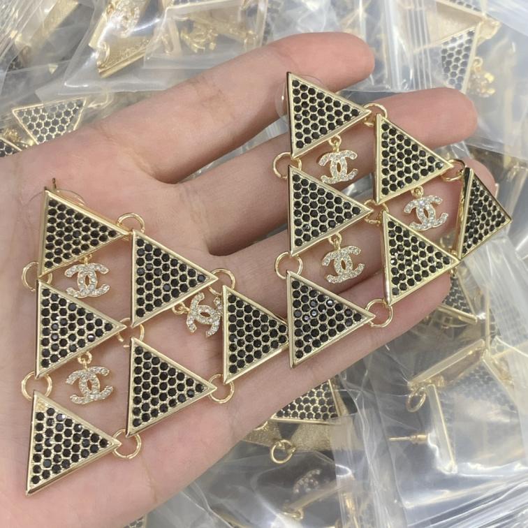 Chanel triangle earrings 114595