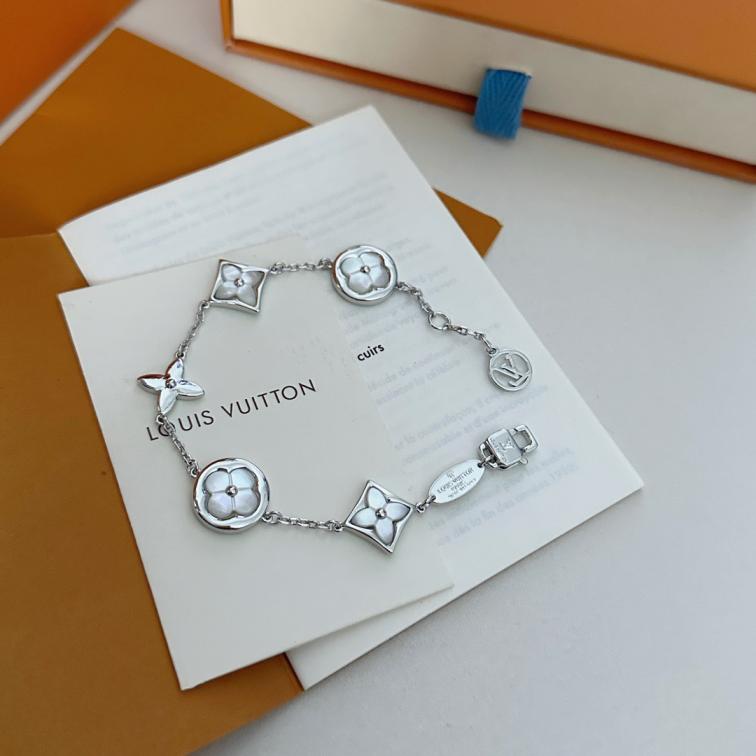 B120 LV Louis vuitton Silver bracelet