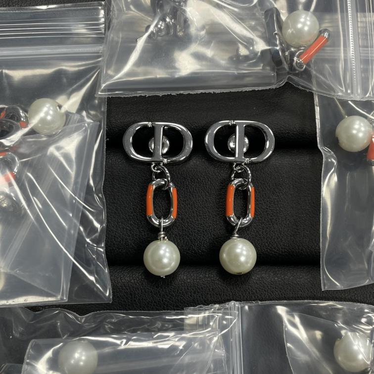 Dior vintage CD Pearls earrings 114661