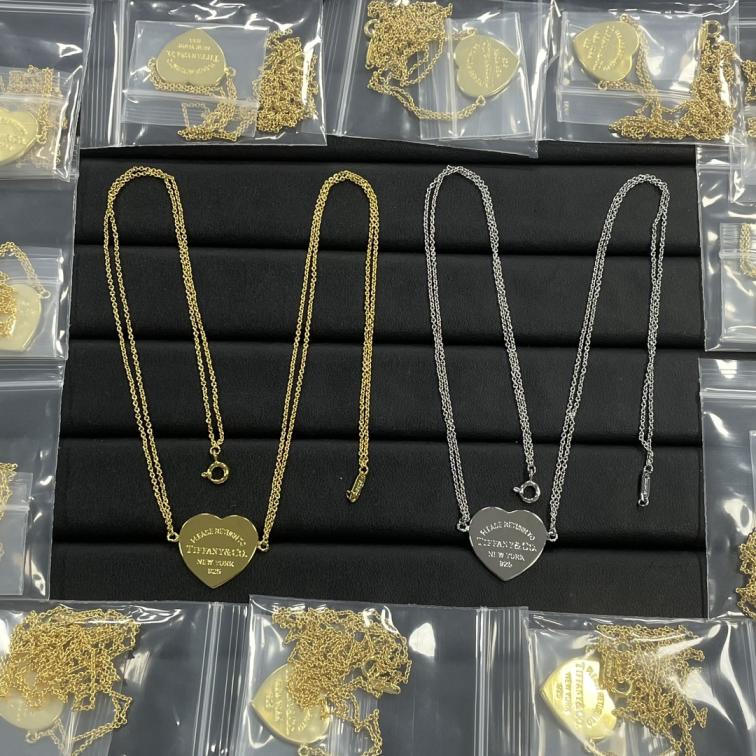 Tiffany heart necklace 114659
