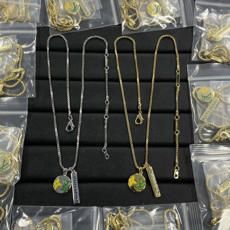 LV Louis vuitton necklace 114656