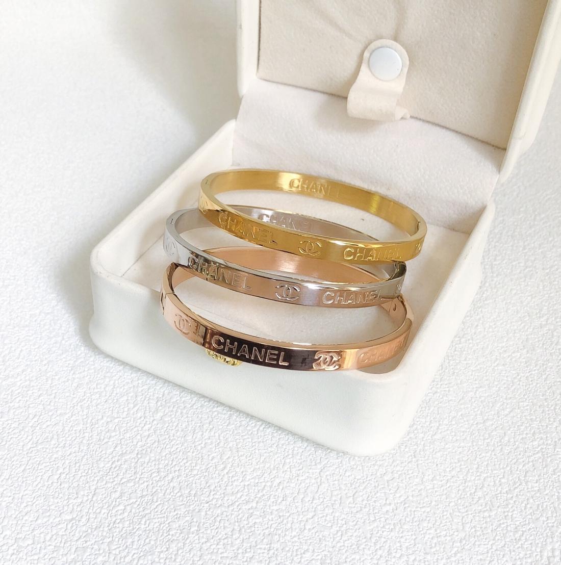 Chanel bracelet 114670