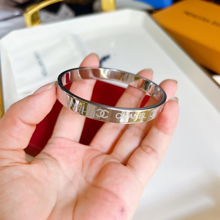 Chanel bracelet 114711