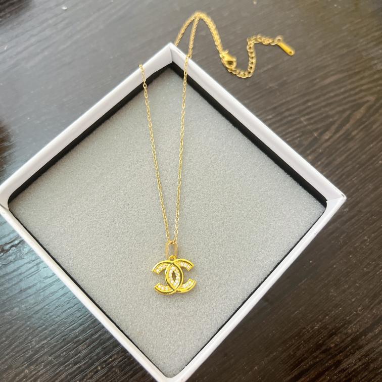 Chanel necklace 114704