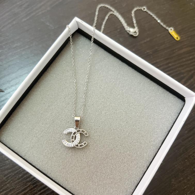 Chanel necklace 114703