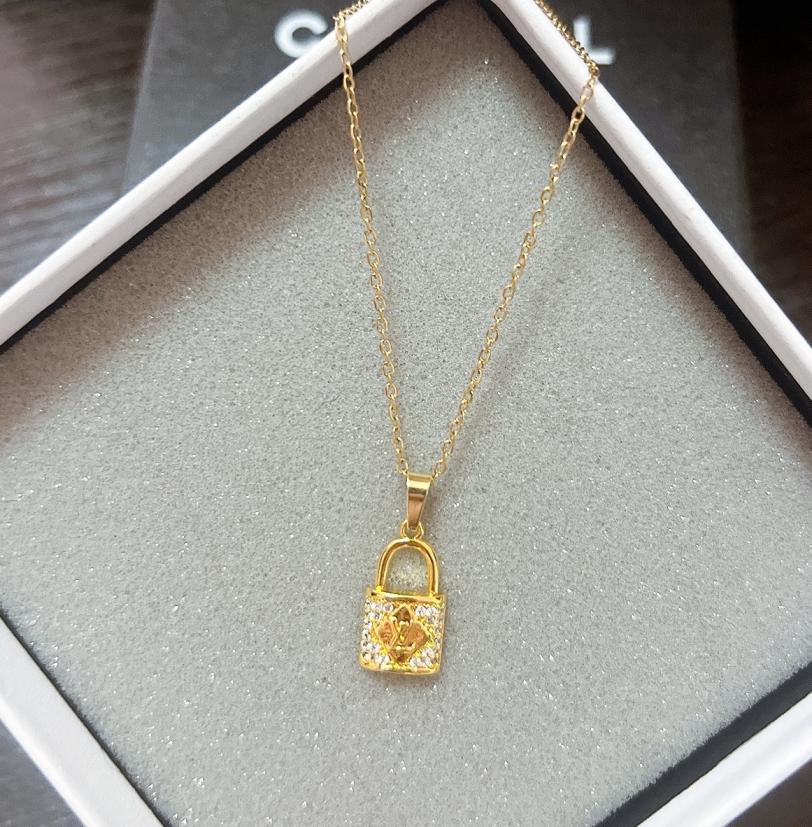 LV necklace 114698