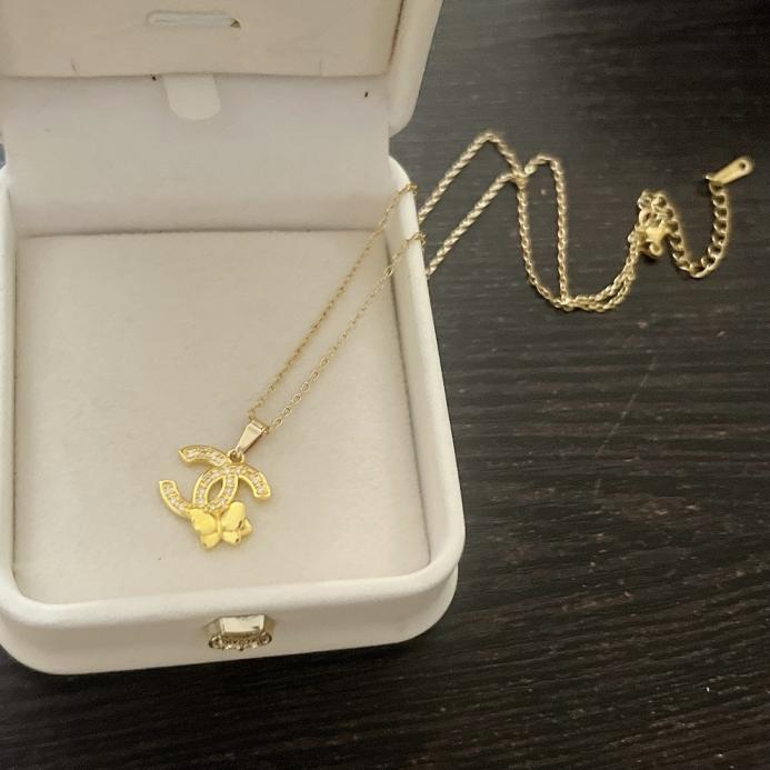 Chanel necklace 114748
