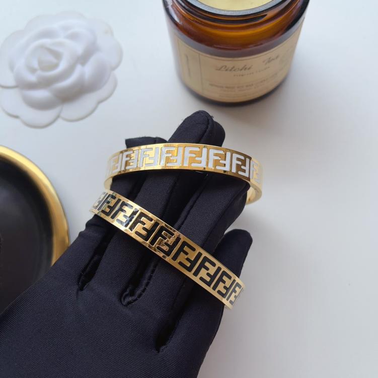 S402 Fendi bracelet
