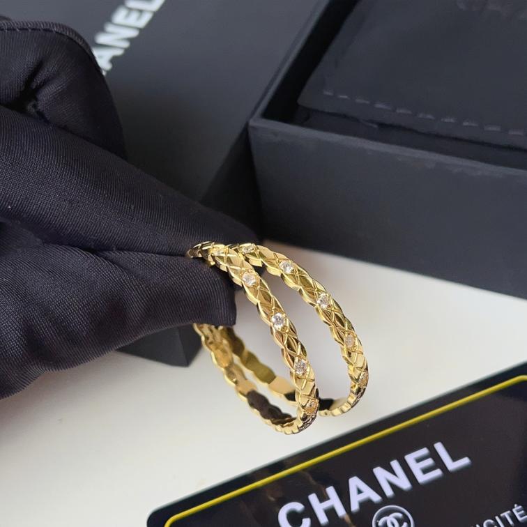 A1007 Chanel hoop earrings
