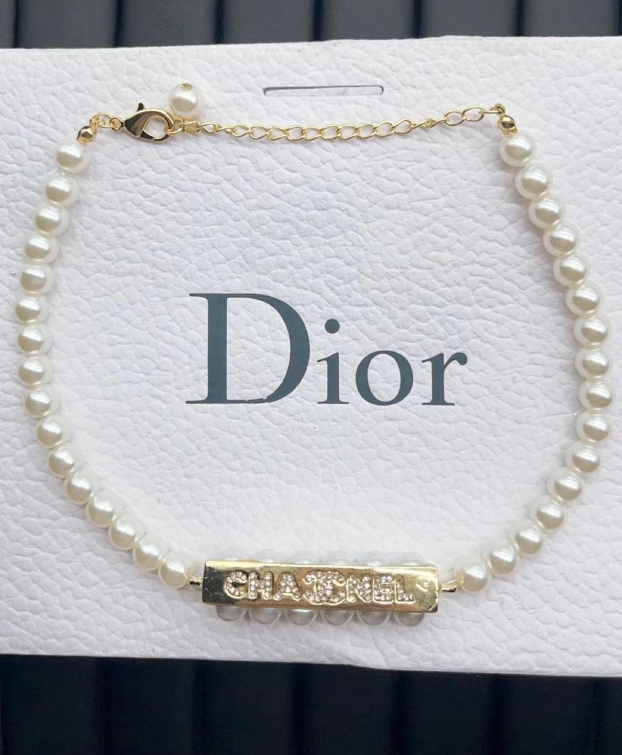 Chanel choker necklace