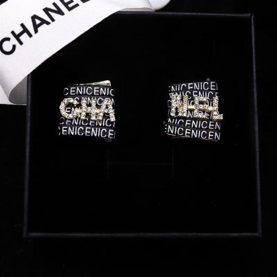 Chanel earrings 114814