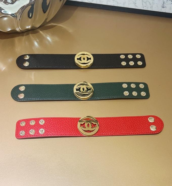 Chanel leather bracelet 114805