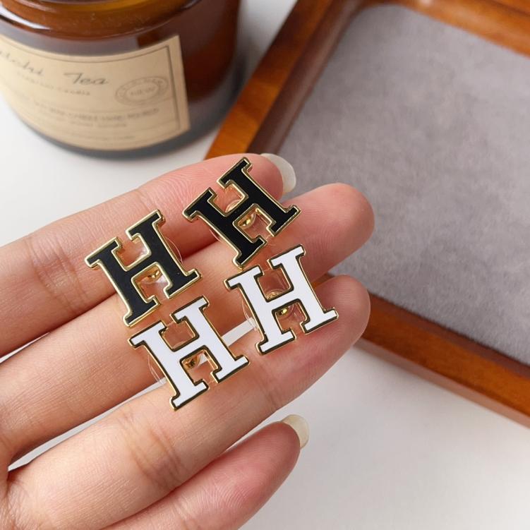 A1022 Hermes H Titanium steel unfading earrings