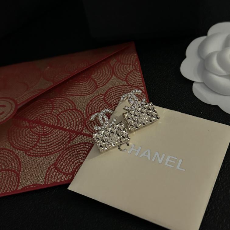 A1045  Chanel earrings