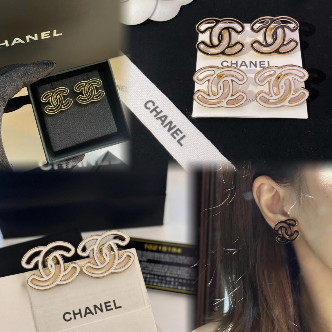 A1190 Chanel cc earrings
