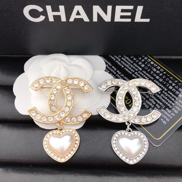 Chanel heart brooch 114878