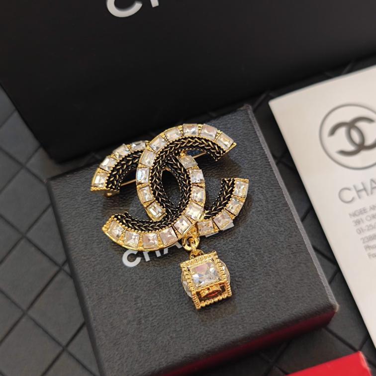 C230 Chanel brooch