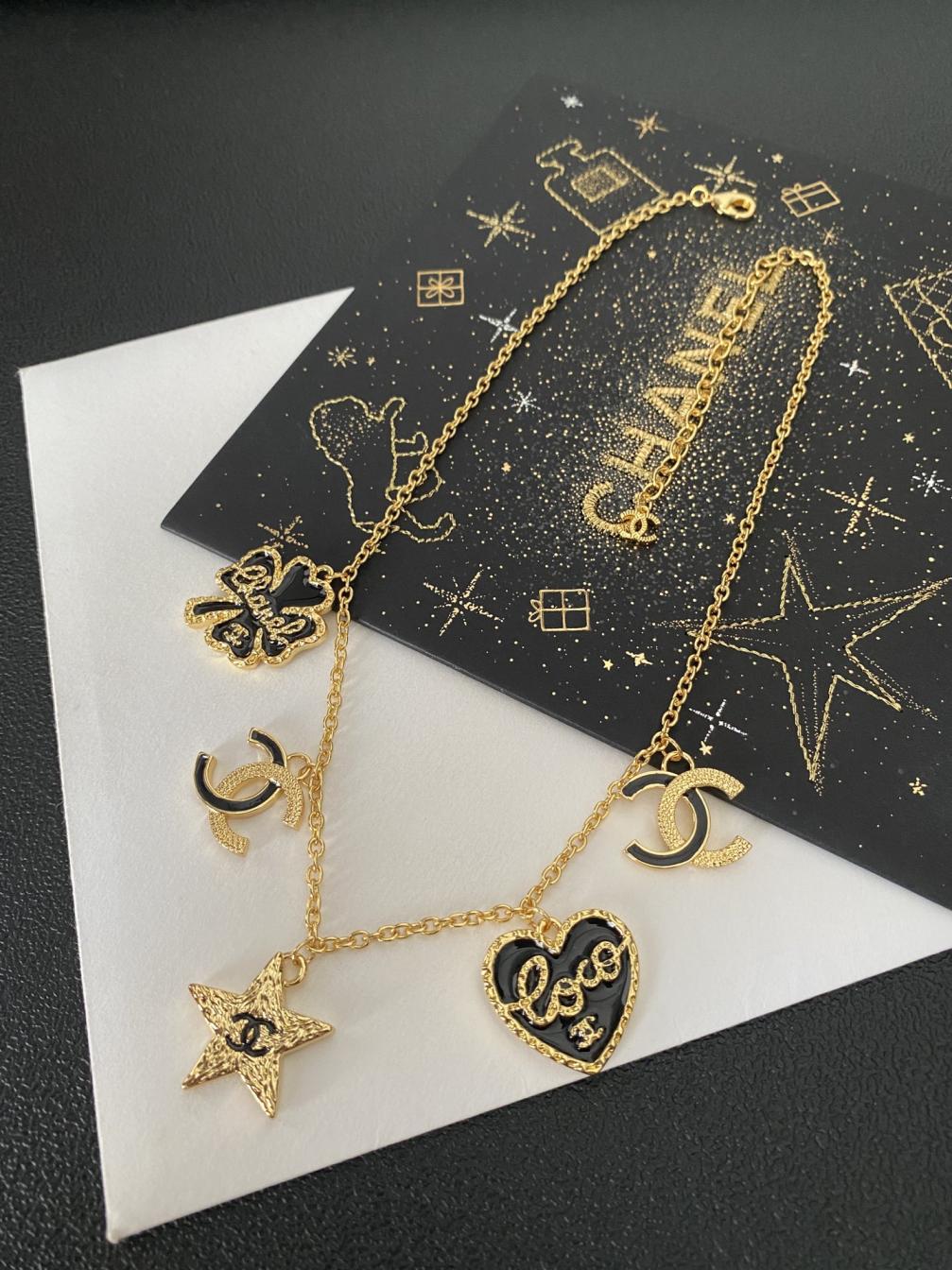 B314 Chanel necklace
