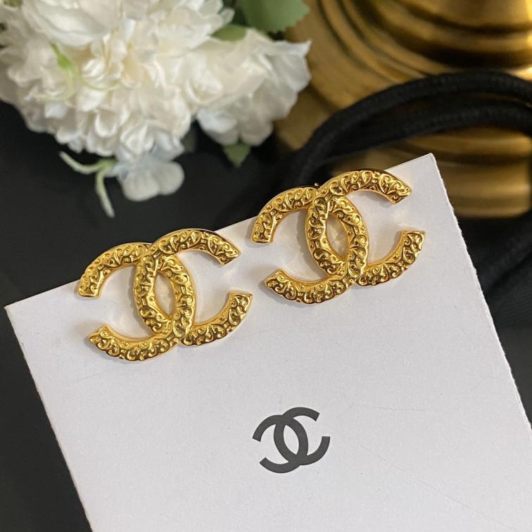 A1001  Chanel vintage earrings cc