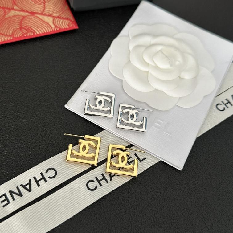 A1040 Chanel square earrings