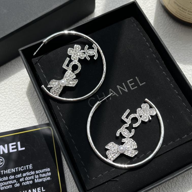 A1030 Chanel earrings
