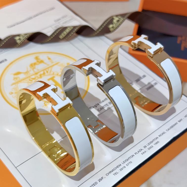 Hermes White H bracelet 115097