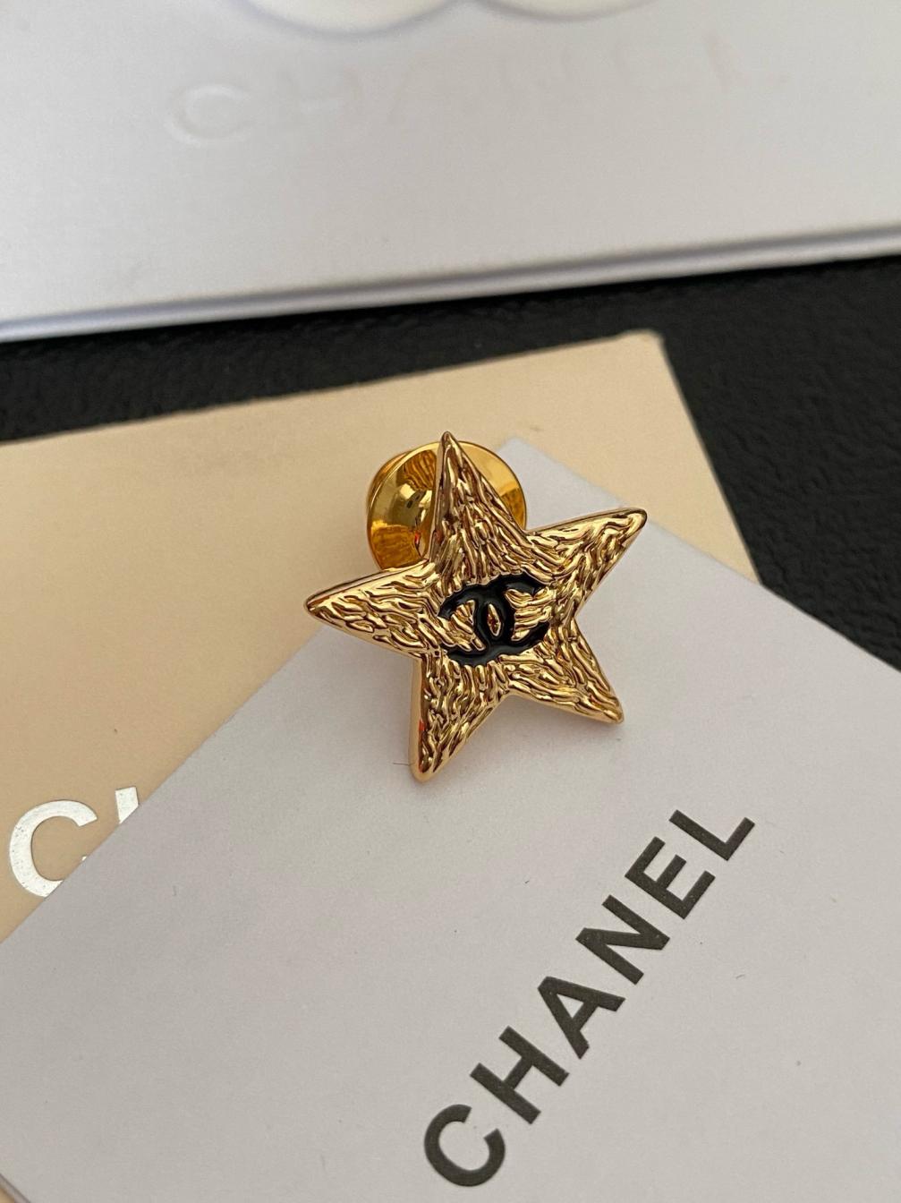 Chanel brooch 115156
