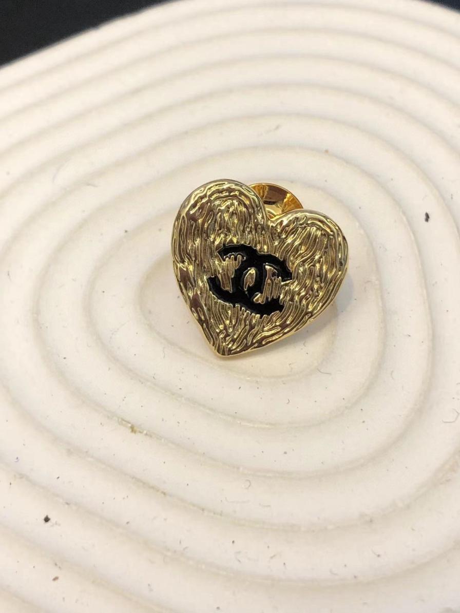 Chanel brooch 115153