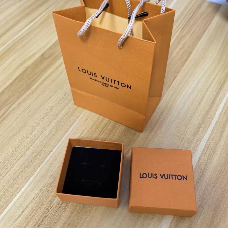 LV Louis vuitton jewelry box 1set
