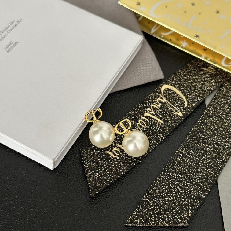 A1580  Dior earrings