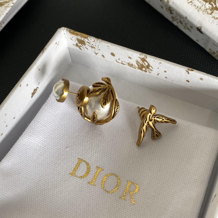 A1267  Dior earrings