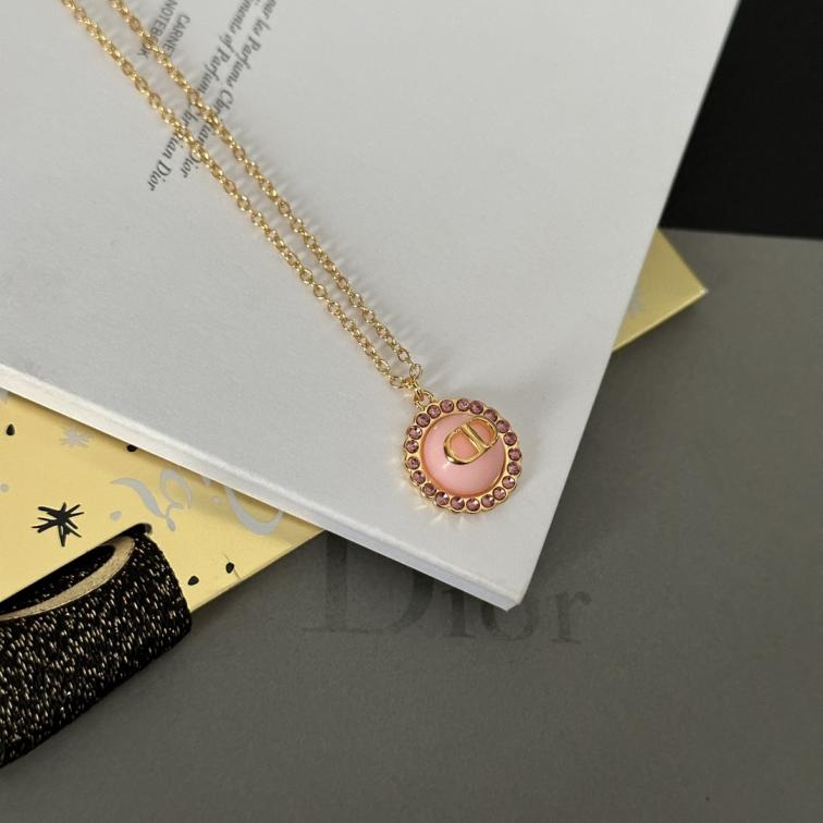 B504 Dior necklace