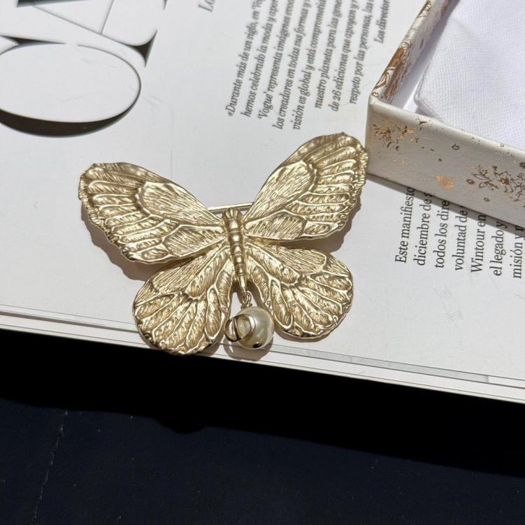 Special offer! C449 Dior brooch