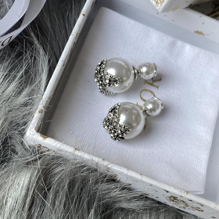 A1843 Dior earrings