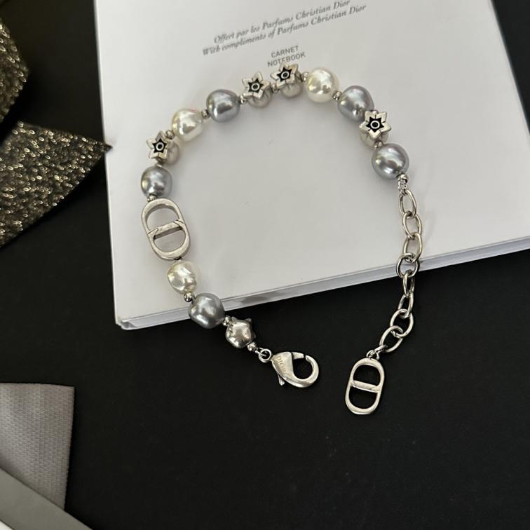 B612 Dior bracelet