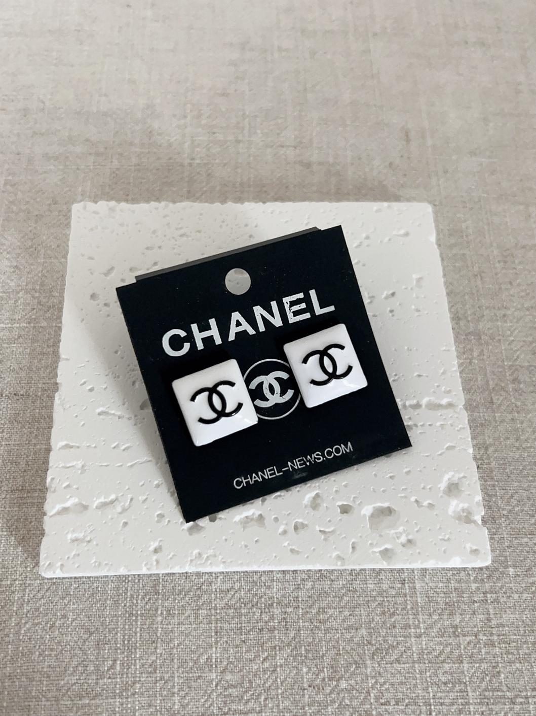z106 chanel earrings